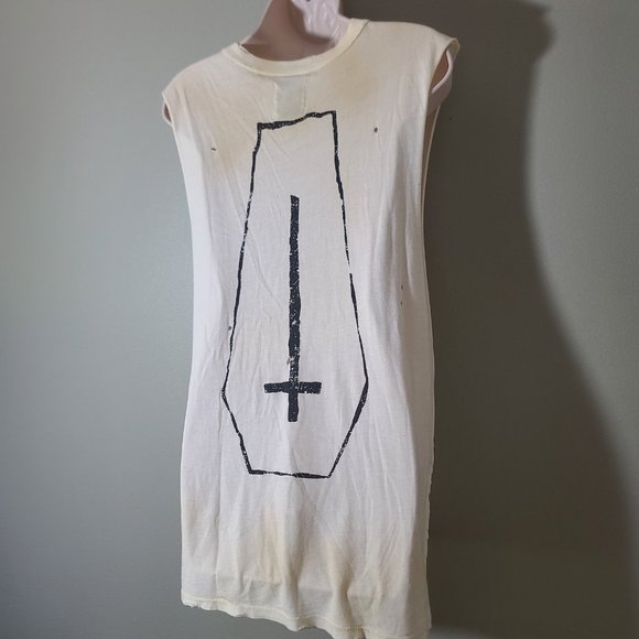 **RARE** Vintage UNIF Black Death Triple Coffin Cross Print Distressed Tank Tee - Picture 7 of 10